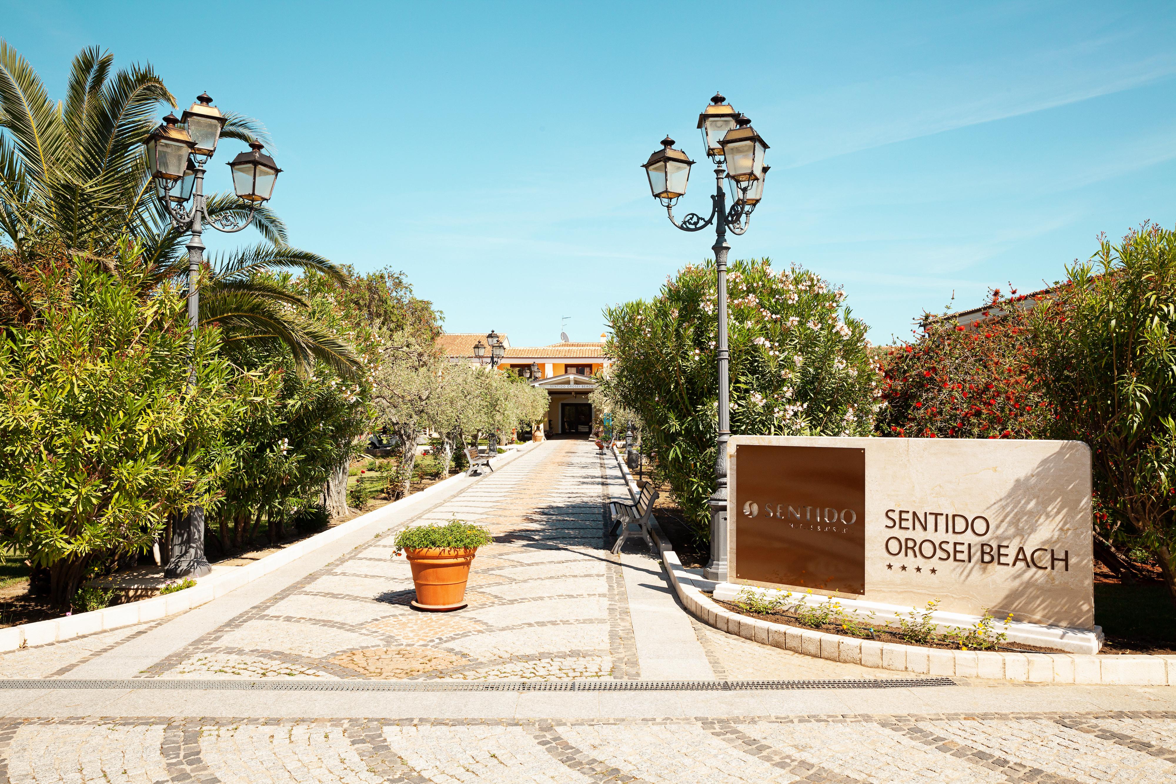 Club Hotel Orosei Beach Exterior photo