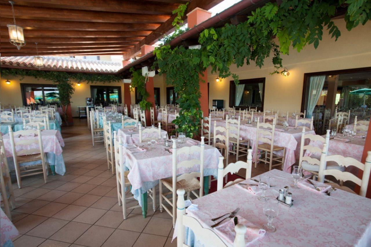 Club Hotel Orosei Beach Exterior photo